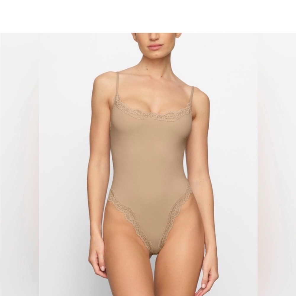 SKIMS Tan Lace Trim Bodysuit